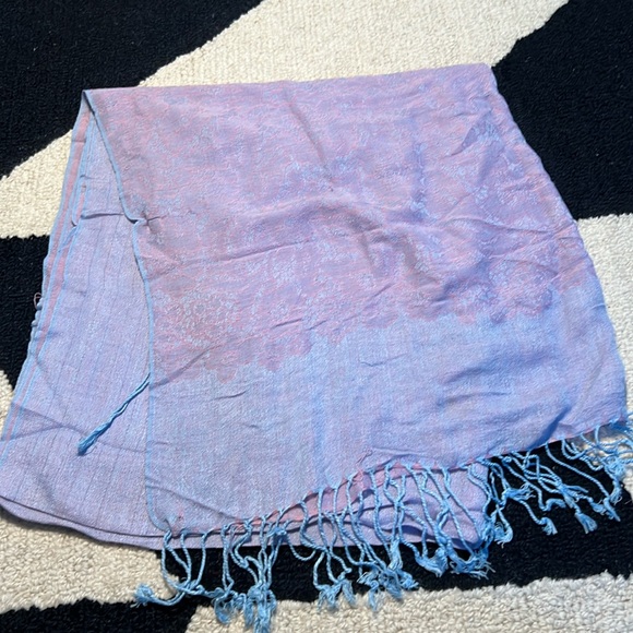 Pastel printed scarf - Picture 1 of 3
